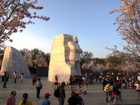 Tượng đài MLK ở DC. Ảnh: HM