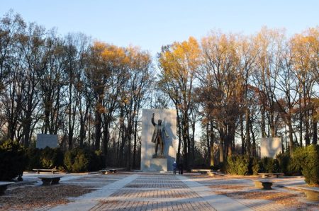 Roosevelt Statue 1