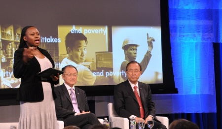 Hai ông Triều Tiên bàn chuyện toàn cầu. Ảnh: HM