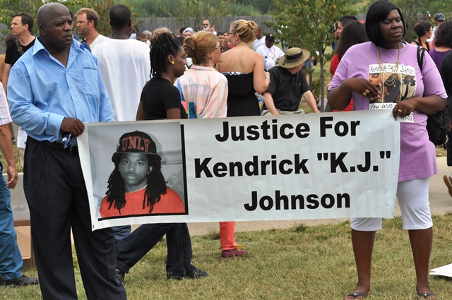 Công lý cho K. Johnson. Ảnh: HM